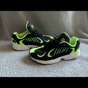 MEN ADIDAS CLASSIC SHOE